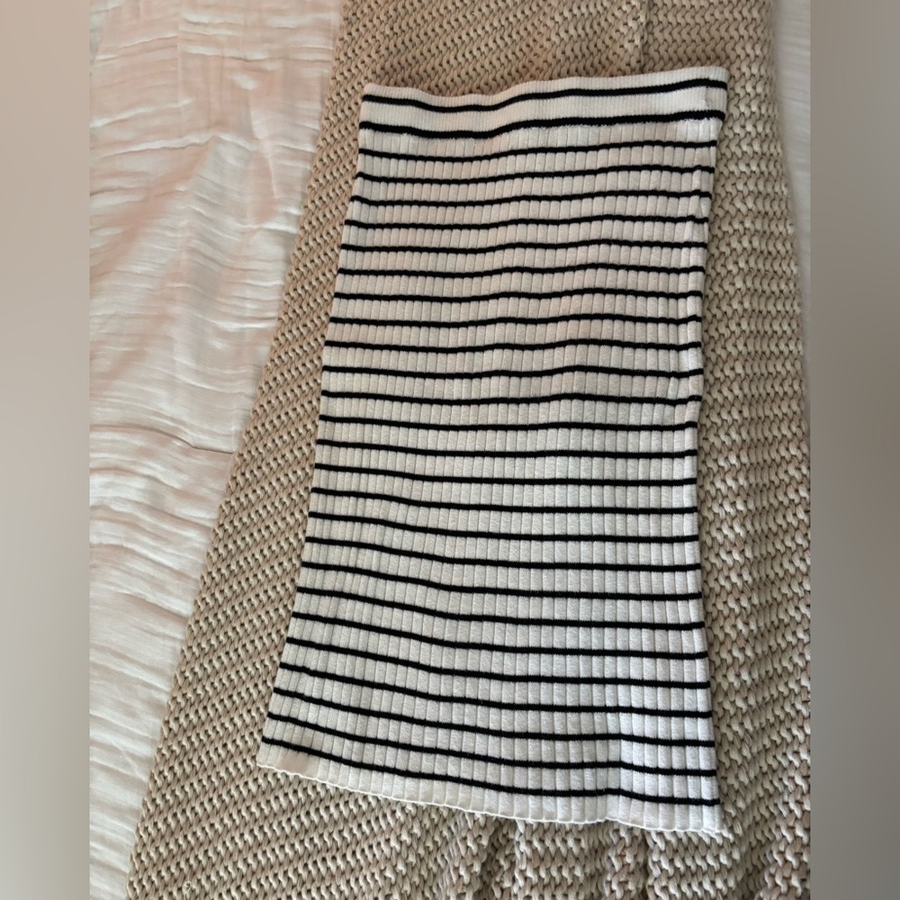 Universal Thread Black and White Ribbed Midi Pencil Skirt